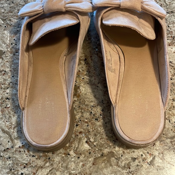 GH Bass & Co Faux Suede Mules with Bow - Picture 3 of 5